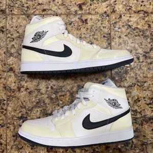 Nike Air Jordan 1 Mid